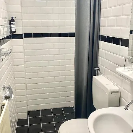 Le Mistral Apartment *